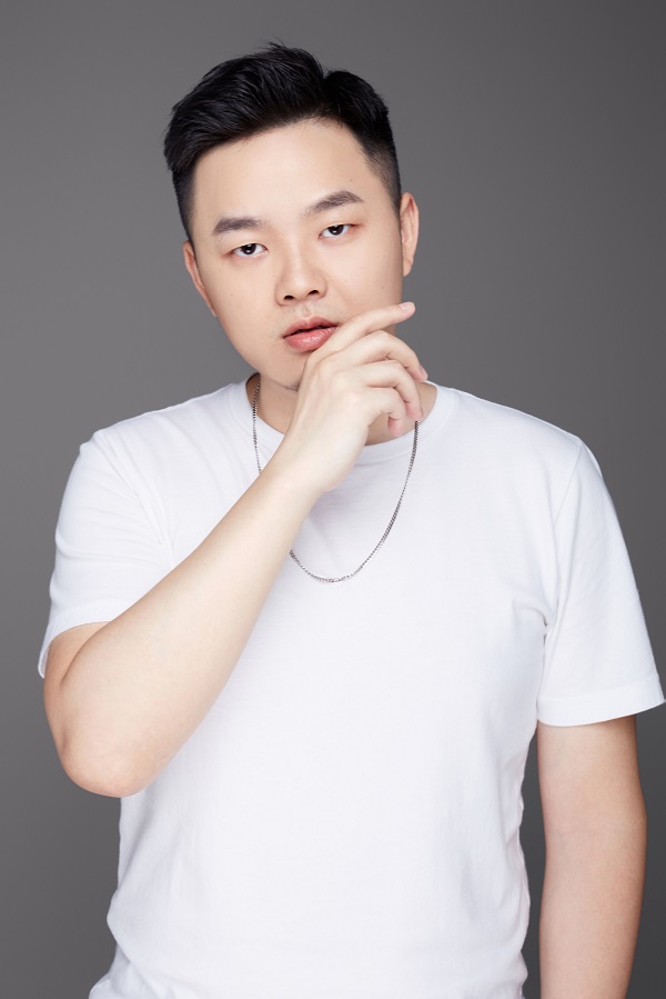 杨雷